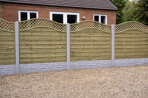decorative-wooden-fencing-on-driveway